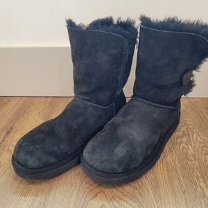 Ugg Button midi Boots Black Size 10